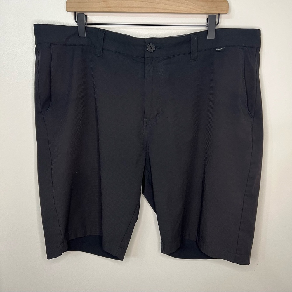 Travis Mathew Performance 9” Shorts Black Men's Size 40 Golf Casual Athleisure